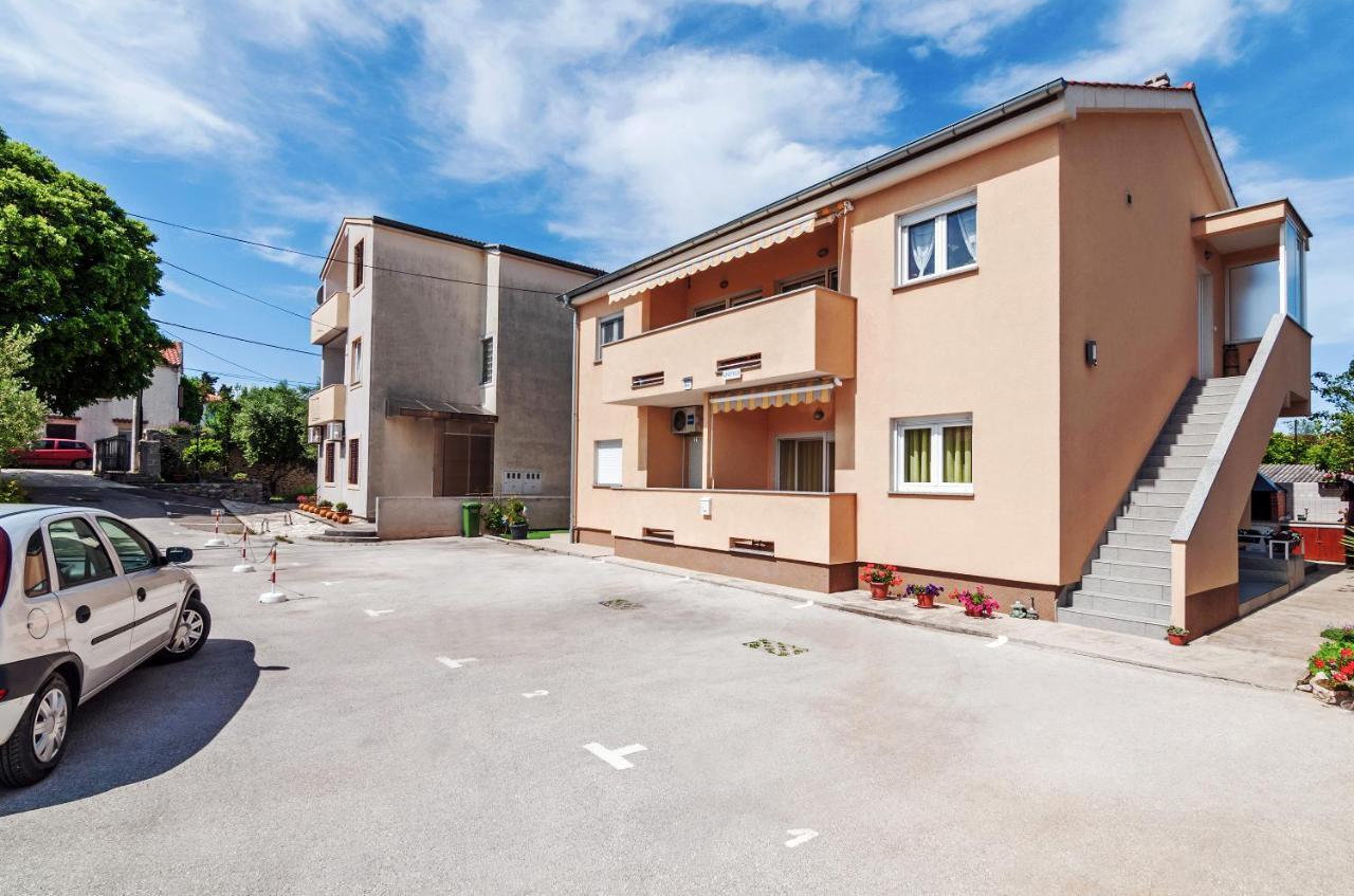 Apartment Marelja - Private Parking And Balcony Zadar Exterior photo