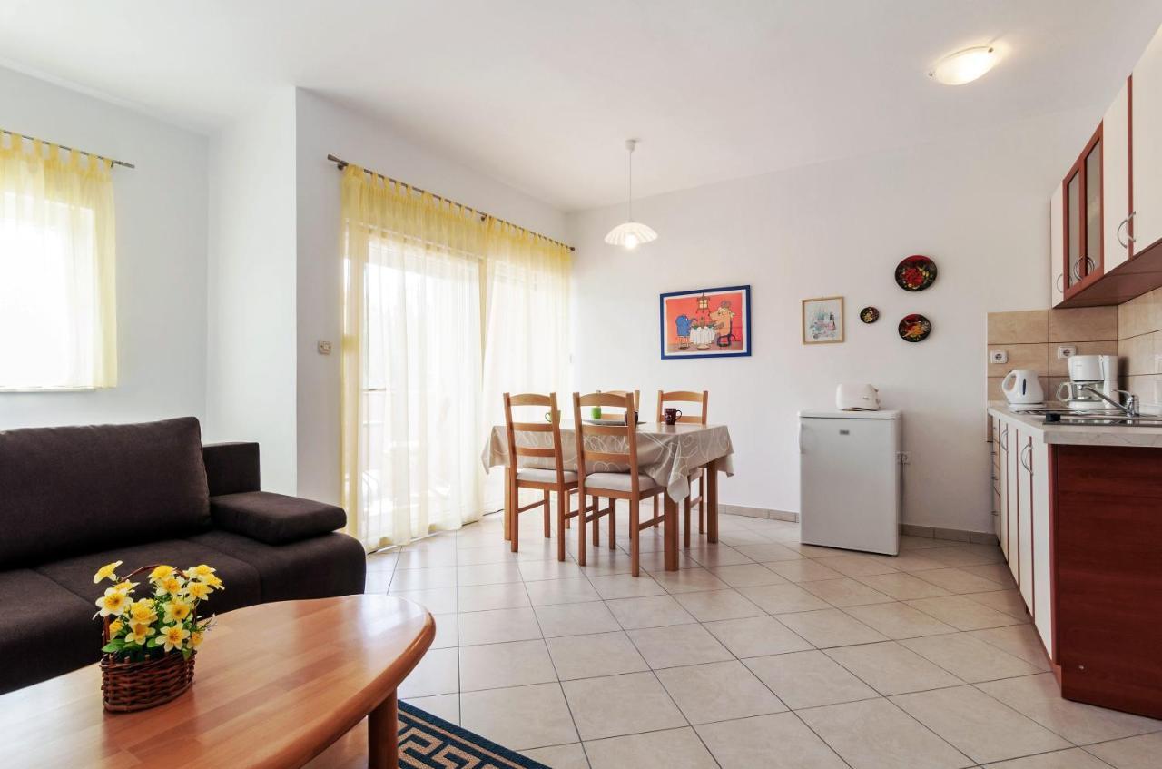 Apartment Marelja - Private Parking And Balcony Zadar Exterior photo